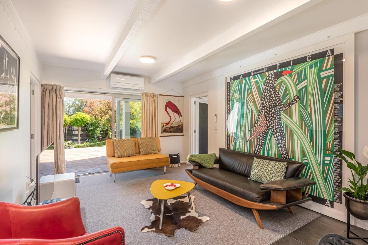 Retro Living - Lush Garden Apartment ไครสต์เชิร์ช ภายนอก รูปภาพ